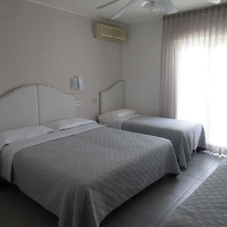Hotel Atene リド・ディ・イエゾロ エクステリア 写真