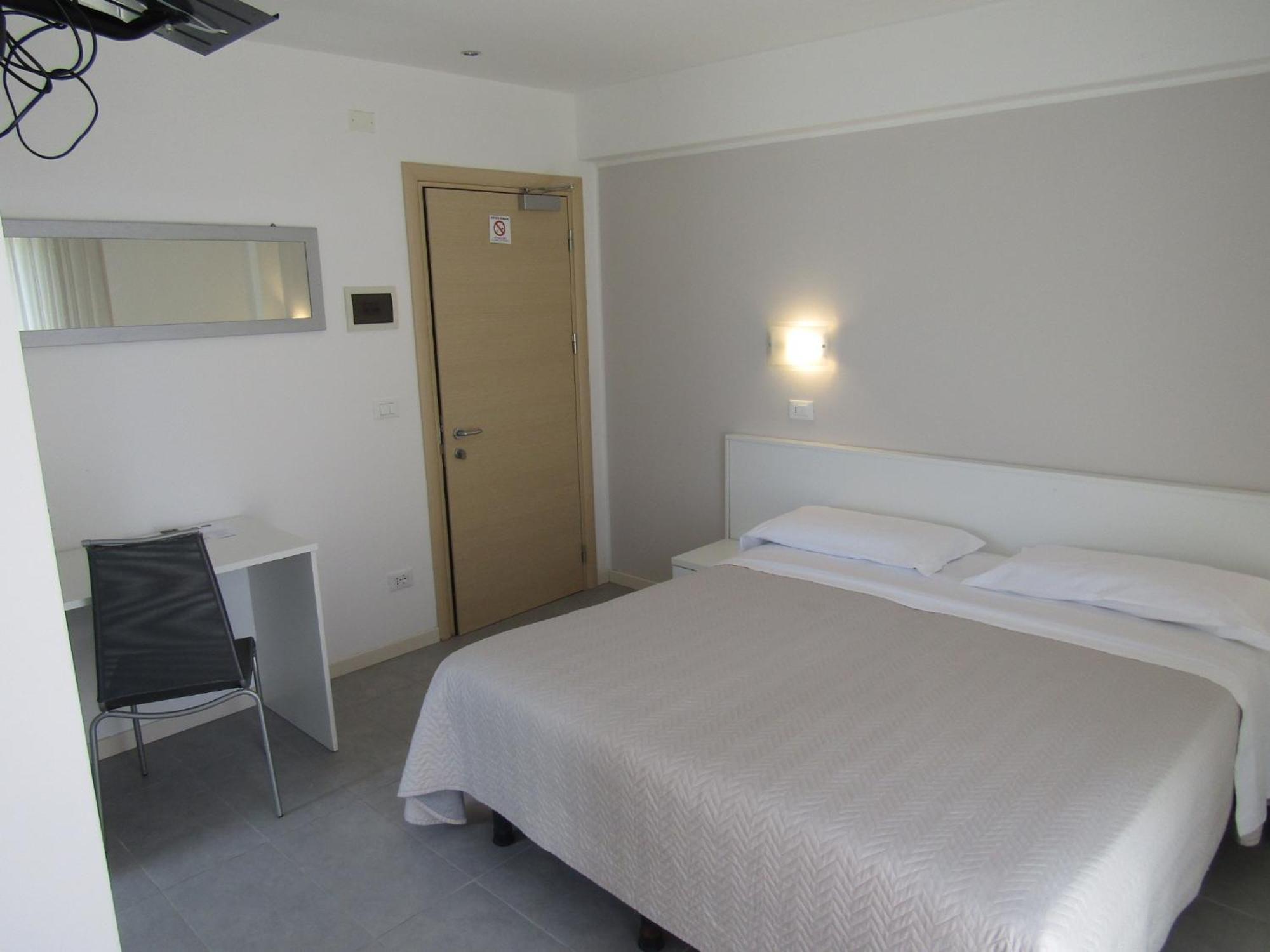 Hotel Atene リド・ディ・イエゾロ エクステリア 写真